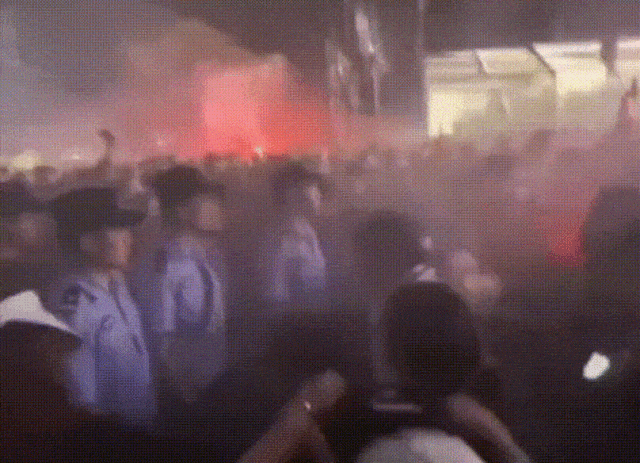 周一内涵囧图云飞系列 妹子苦恼因大雷导致带子太勒