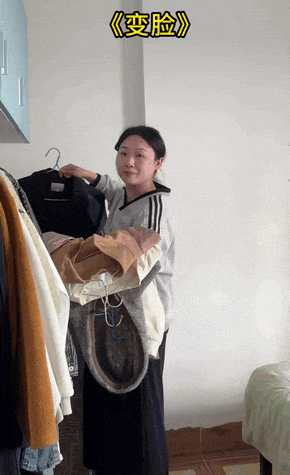 周一内涵囧图云飞系列 不得不说美女夜骑很吸引人