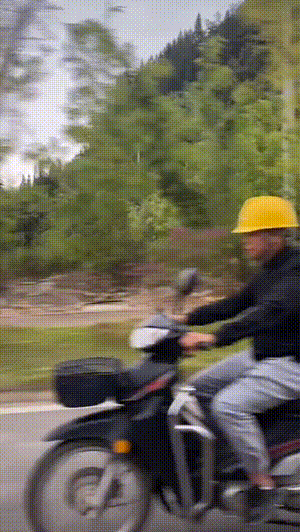 周五福利囧图云飞系列 体育老师也过不了美人关！