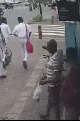 周一内涵囧图云飞系列 现代的美女舞蹈很抓人眼球