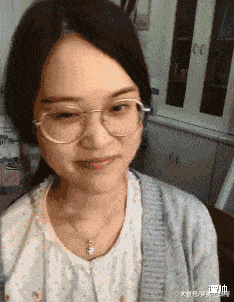 周一内涵囧图云飞系列 妹子苦恼因大雷导致带子太勒