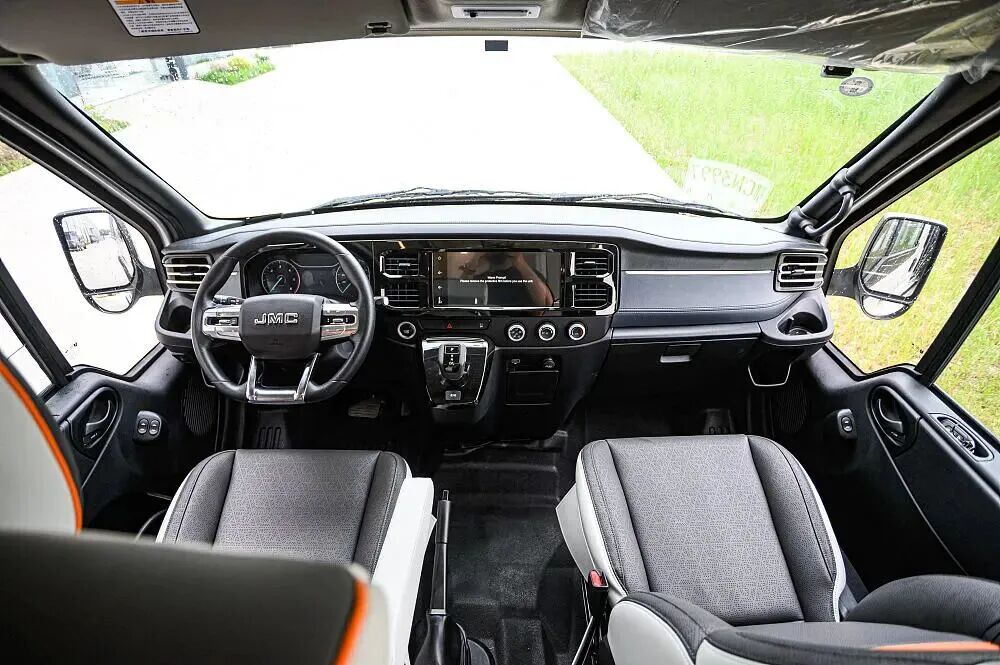 20来万的大6座福顺房车！1米5大横床小两口住着zei舒服-5.jpg