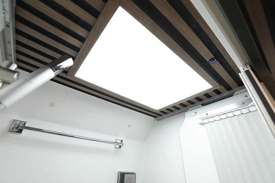 依维柯四驱越野房车，11月28亮相成都房车展，全时四驱带锁-23.jpg