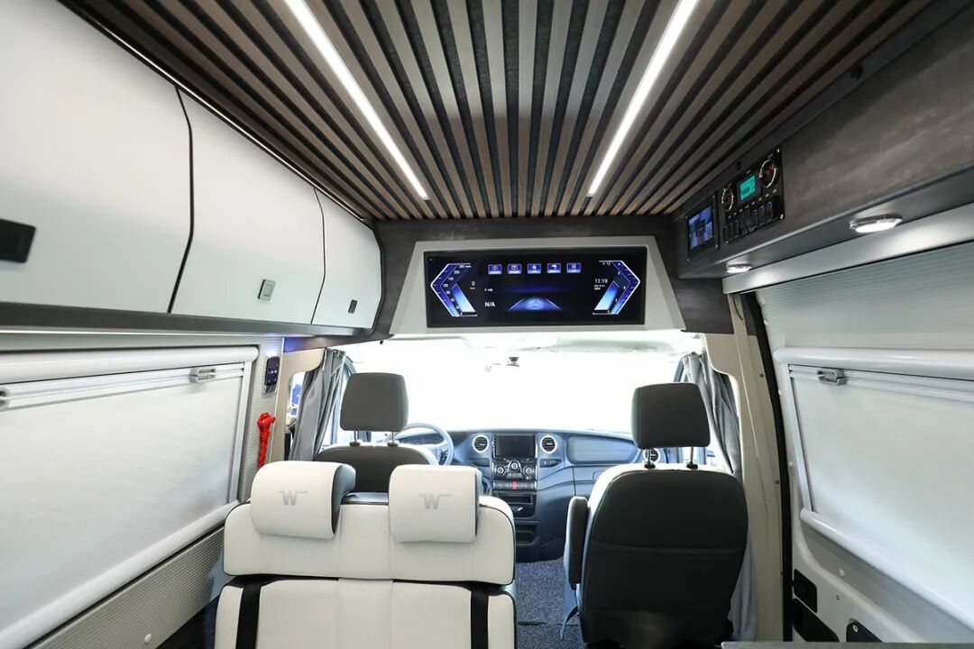 依维柯四驱越野房车，11月28亮相成都房车展，全时四驱带锁-13.jpg