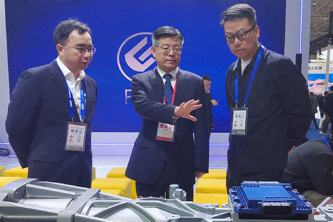 “法士特·智坤”智能农机装备亮相中国国际农机展-有驾 “法士特·智坤”智能农机装备亮相中国国际农机展-有驾