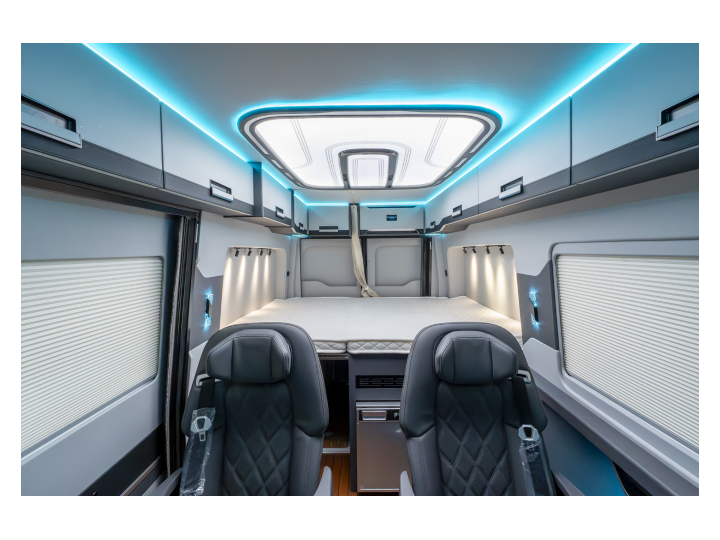 隐藏厨卫布局,定位高端商旅 康派斯斯宾特T1-B型房车-5.jpg