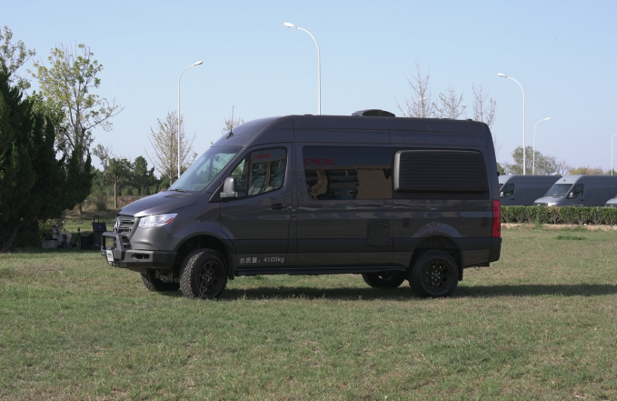 隐藏厨卫布局,定位高端商旅 康派斯斯宾特T1-B型房车-2.jpg