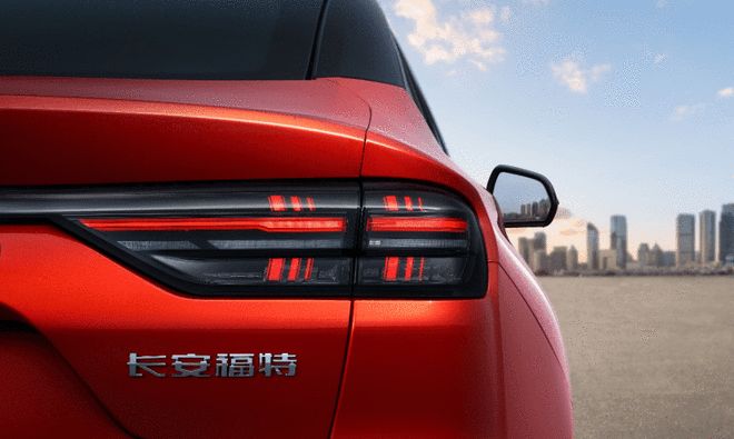 261匹马力+27寸大屏 福特新蒙迪欧上市14.98万起