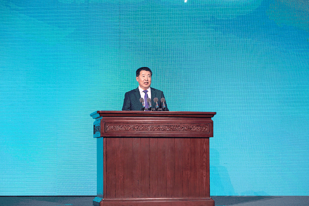 中国重汽2025全球大会出口暴增背后,如何引领重卡行业走向巅峰?-有驾 中国重汽2025全球大会出口暴增背后,如何引领重卡行业走向巅峰?-有驾